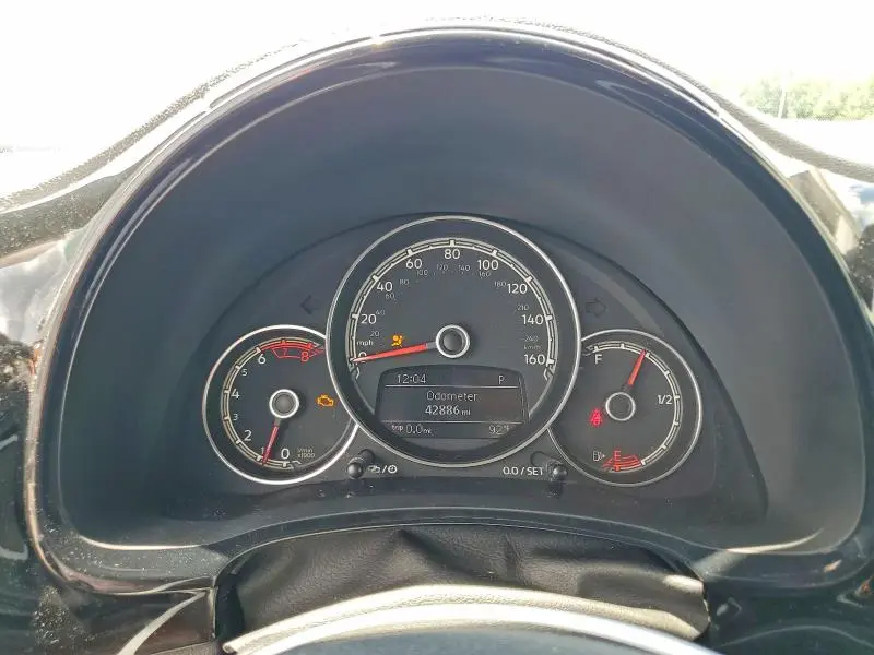 2019 VOLKSWAGEN BEETLE S  
