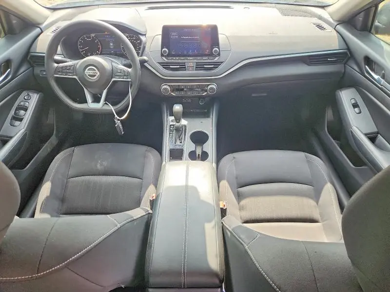 2022 NISSAN ALTIMA SV  