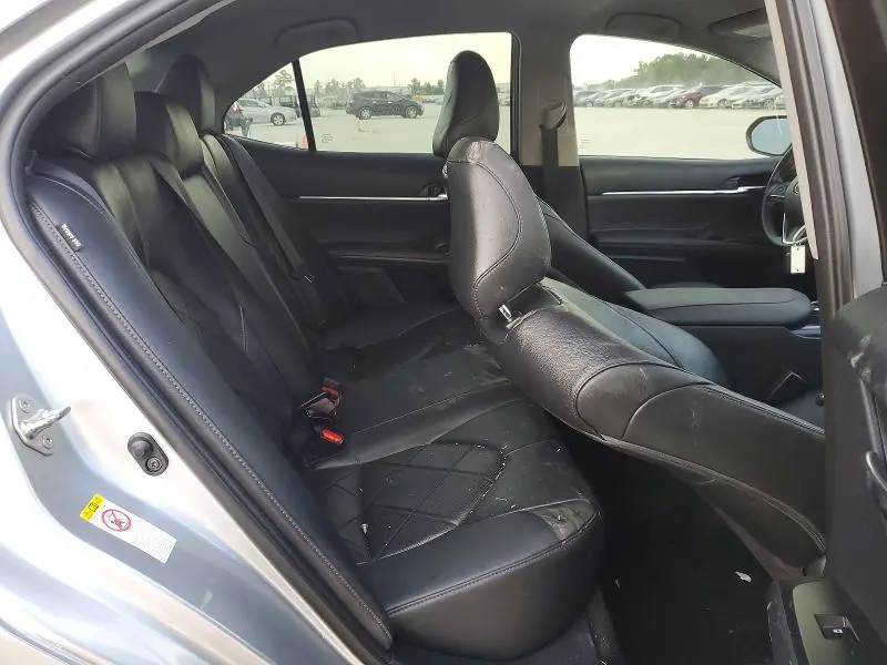 2018 TOYOTA CAMRY XLE  