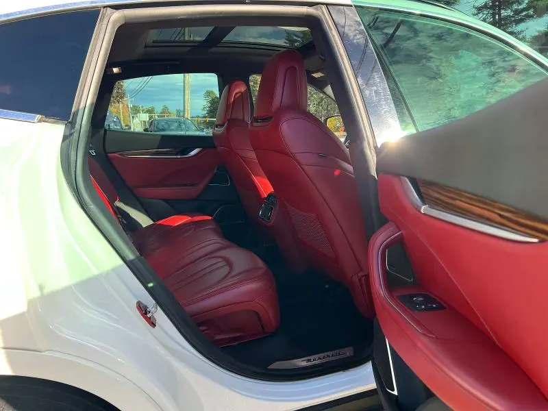 2017 MASERATI LEVANTE SPORT  