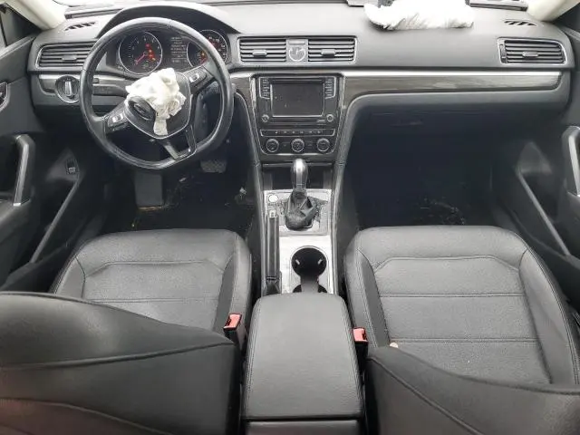 2017 VOLKSWAGEN PASSAT SE  