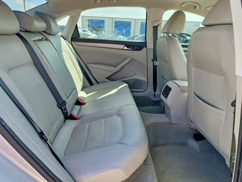 2014 VOLKSWAGEN PASSAT   
