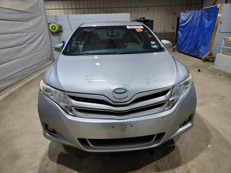 2015 TOYOTA VENZA LE  