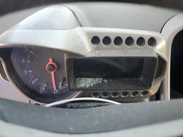 2016 CHEVROLET SONIC LT  