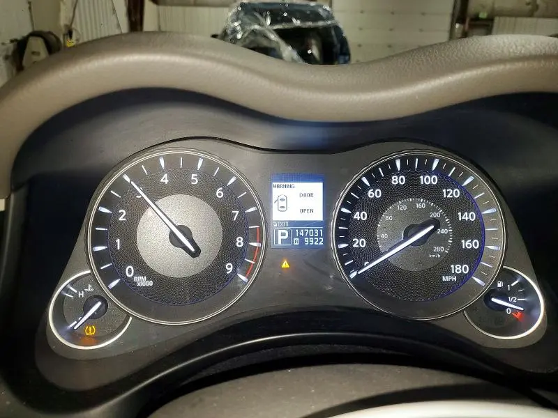 2012 INFINITI M37 X  