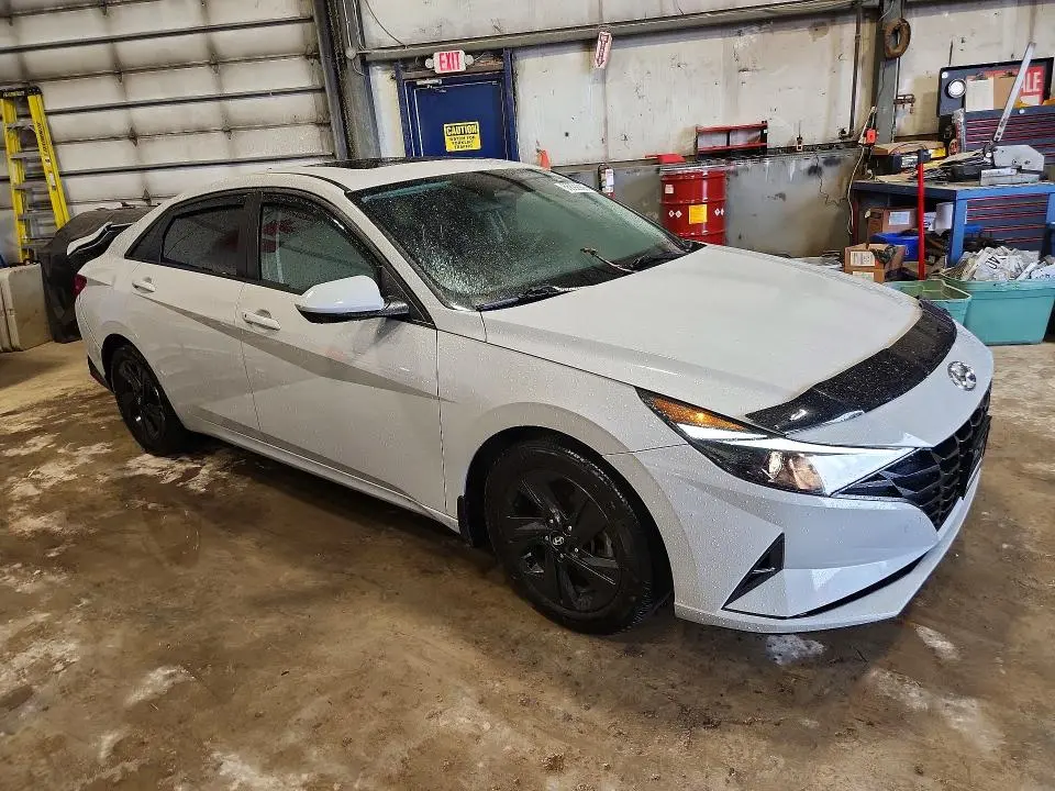 2021 HYUNDAI ELANTRA SEL  