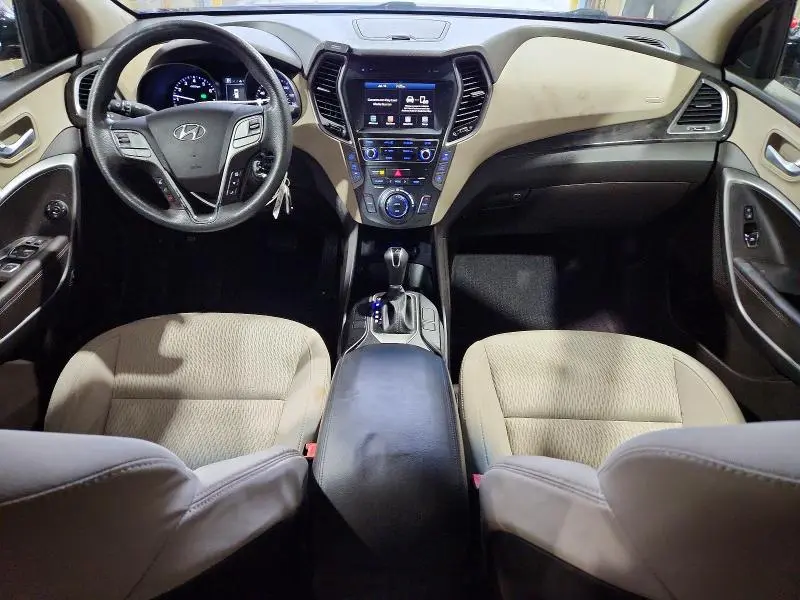 2018 HYUNDAI SANTA FE SE  