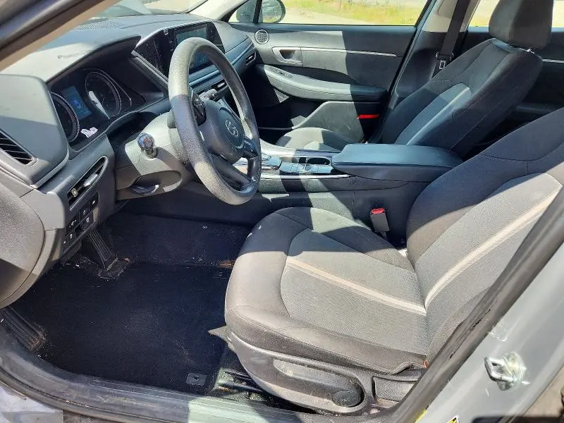 2022 HYUNDAI SONATA SE  