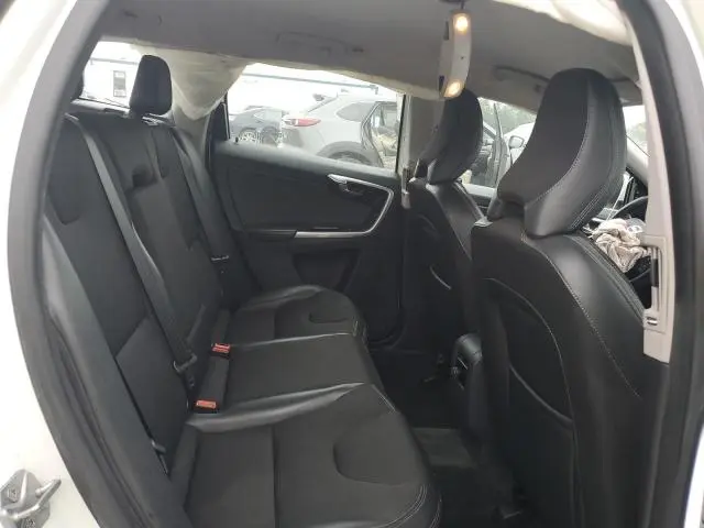 2016 VOLVO XC60 T5  