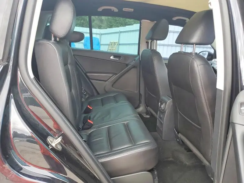 2017 VOLKSWAGEN TIGUAN   