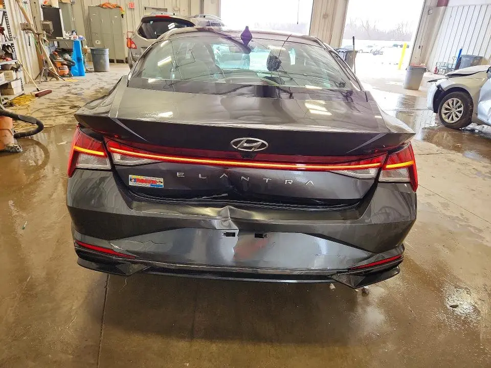 2021 HYUNDAI ELANTRA SEL  