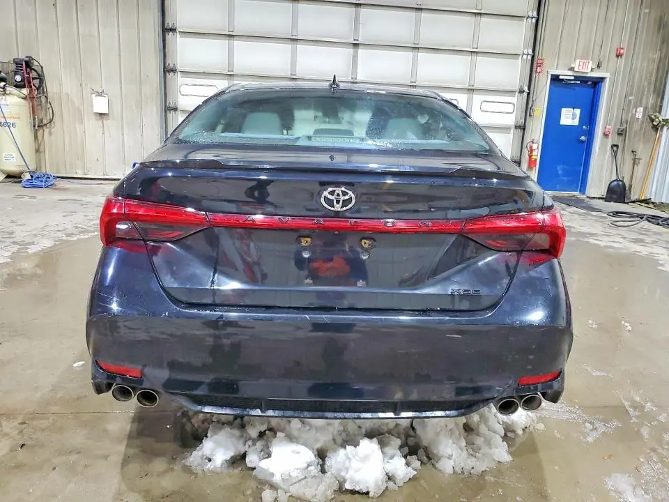 2019 TOYOTA AVALON XSE  