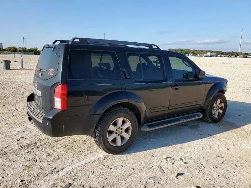 2011 NISSAN PATHFINDER S  