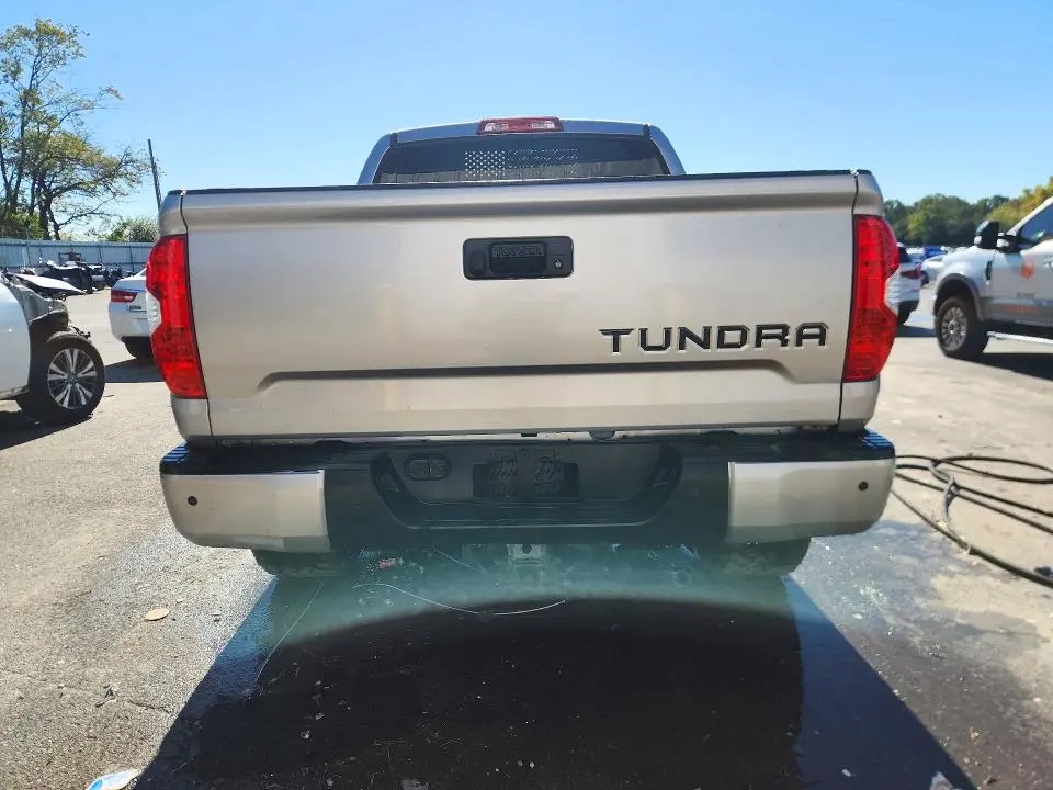 2017 TOYOTA TUNDRA SR5  