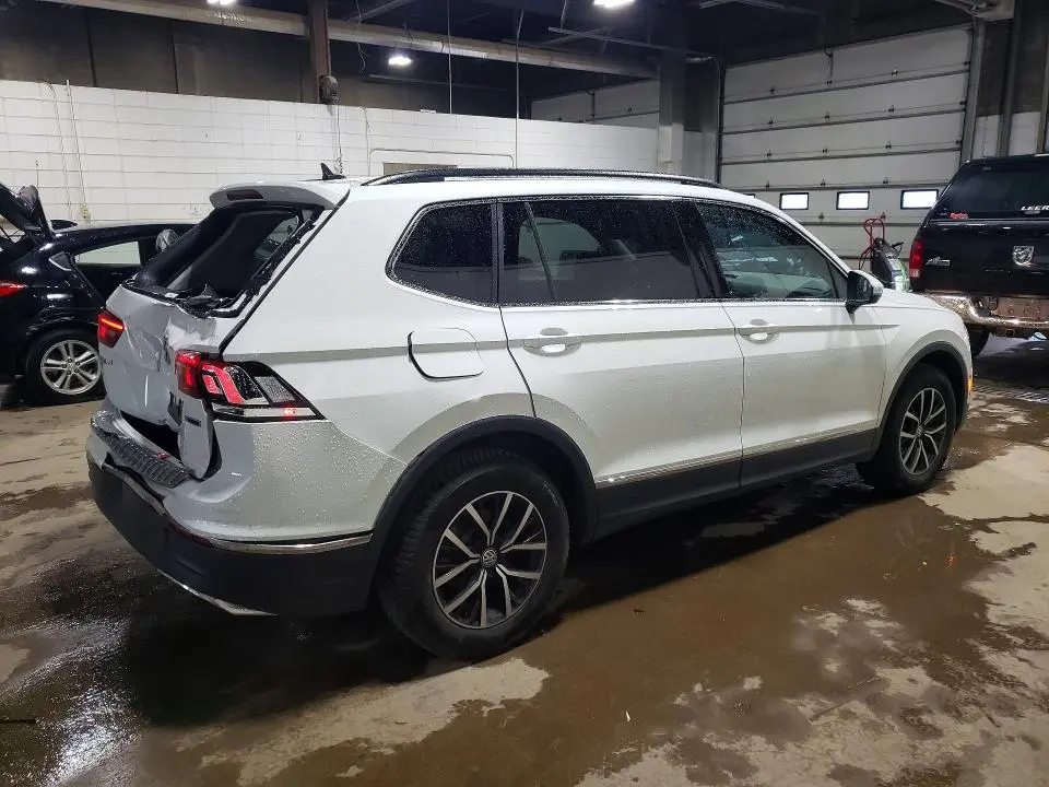 2021 VOLKSWAGEN TIGUAN SE  