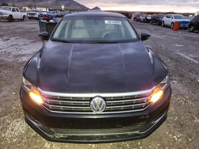 2017 VOLKSWAGEN PASSAT SE  