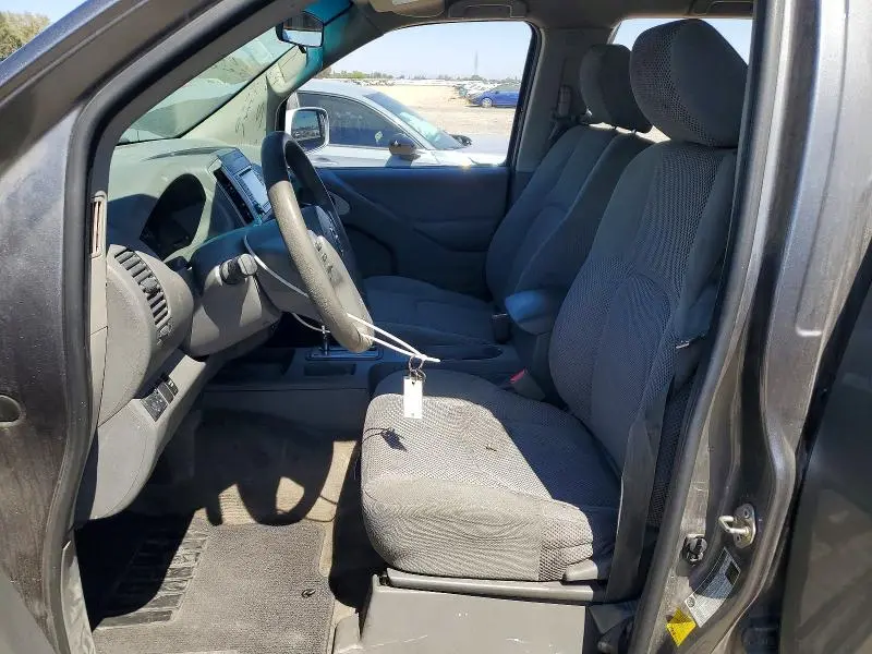 2017 NISSAN FRONTIER SV  