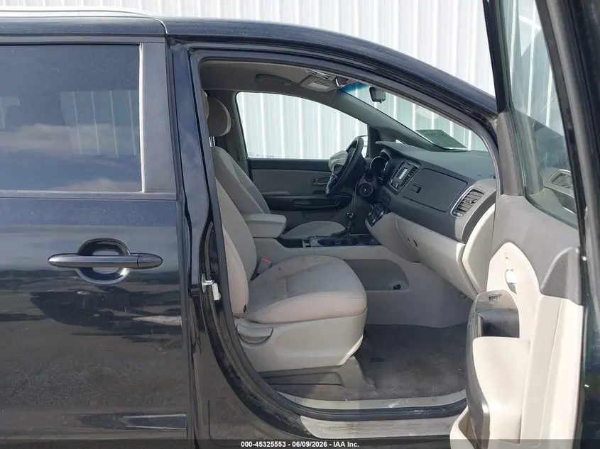 2016 KIA SEDONA LX
