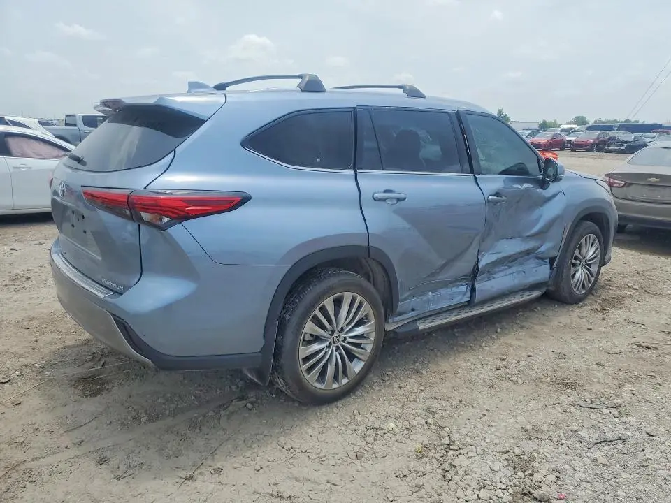 2022 TOYOTA HIGHLANDER PLATINUM  