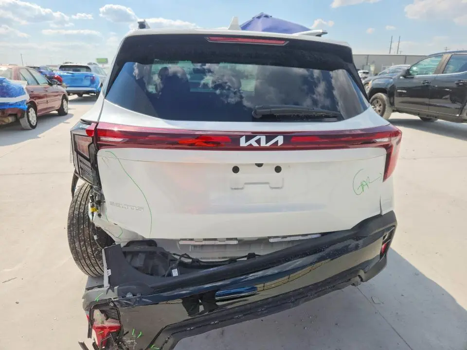 2025 KIA SELTOS S  