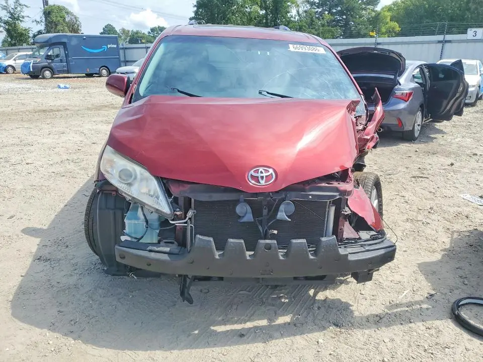 2017 TOYOTA SIENNA XLE 7-PASSENGER  