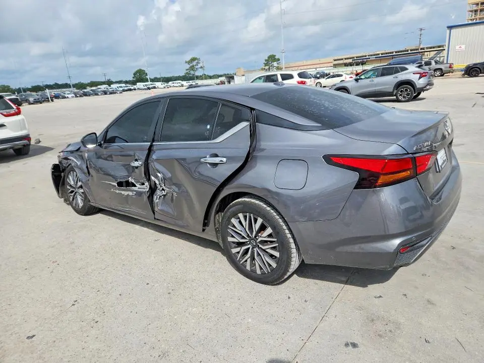 2023 NISSAN ALTIMA SV  