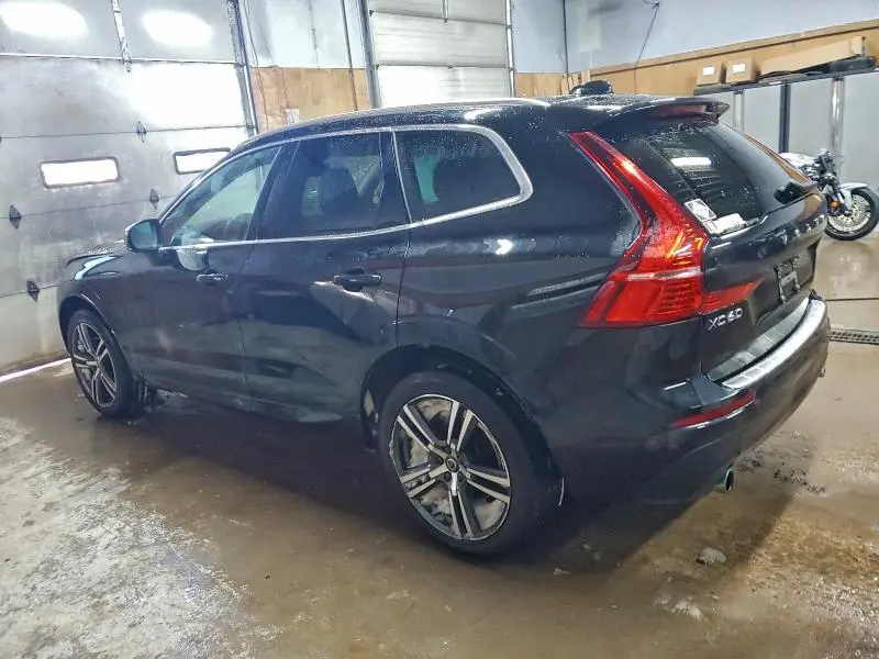 2021 VOLVO XC60 T5 MOMENTUM  