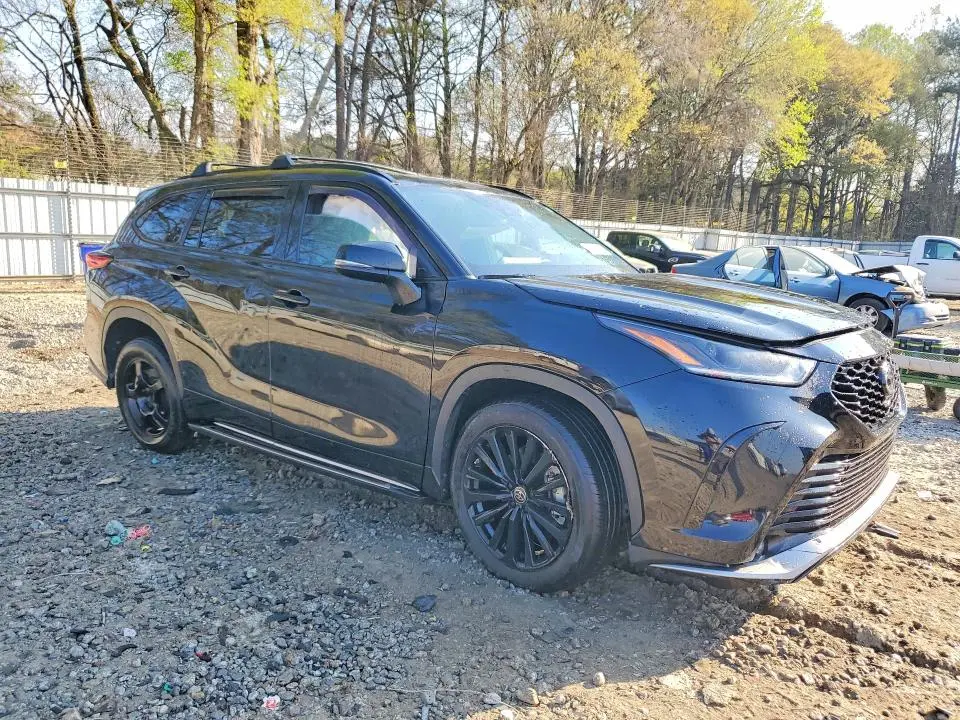 2023 TOYOTA HIGHLANDER XSE  