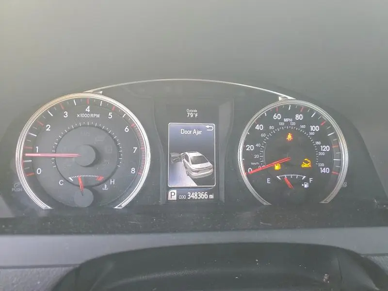 2016 TOYOTA CAMRY LE  