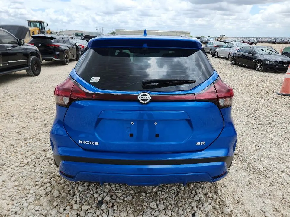 2021 NISSAN KICKS SR  