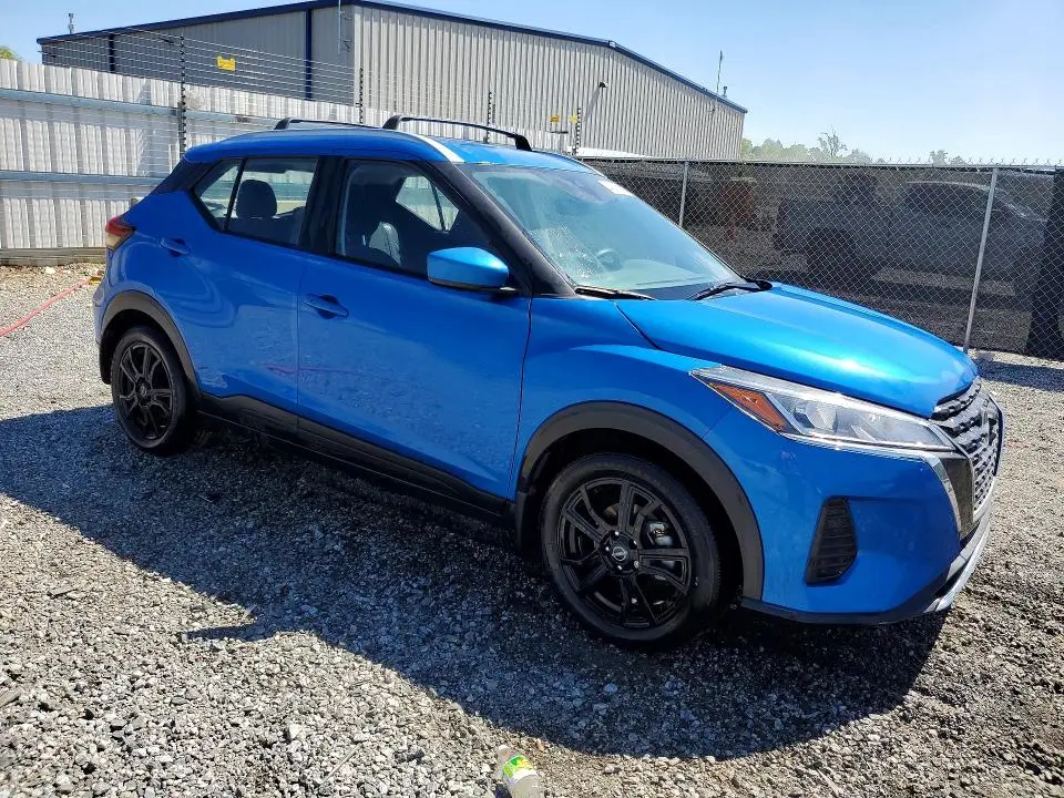 2024 NISSAN KICKS SV  