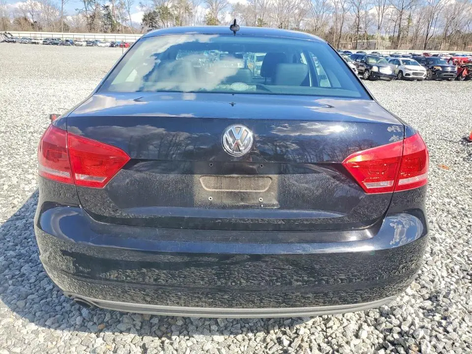 2013 VOLKSWAGEN PASSAT SE  