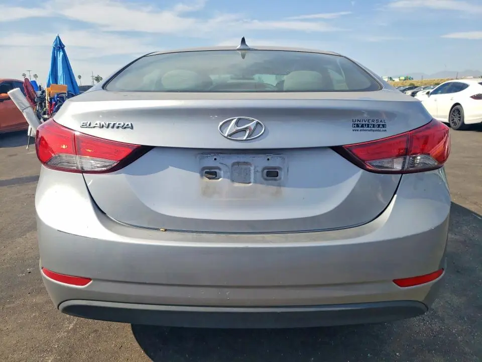 2015 HYUNDAI ELANTRA SE  