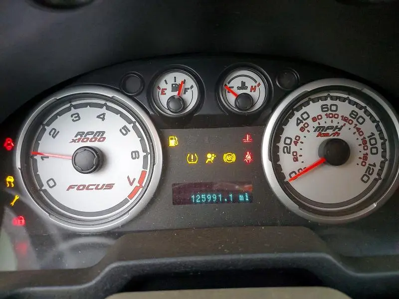 2011 FORD FOCUS SE  