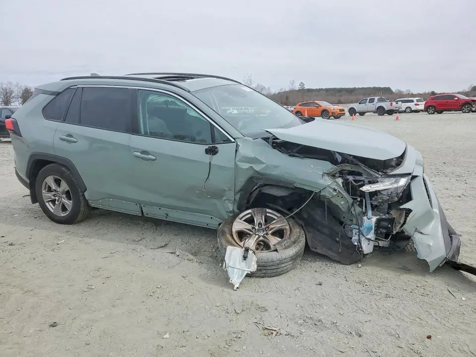 2023 TOYOTA RAV4 XLE  