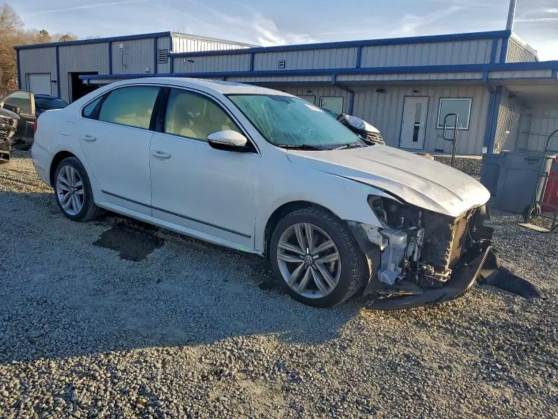 2017 VOLKSWAGEN PASSAT SE  