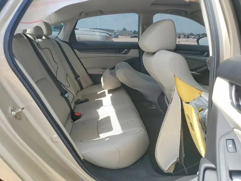 2019 HONDA ACCORD TOURING  