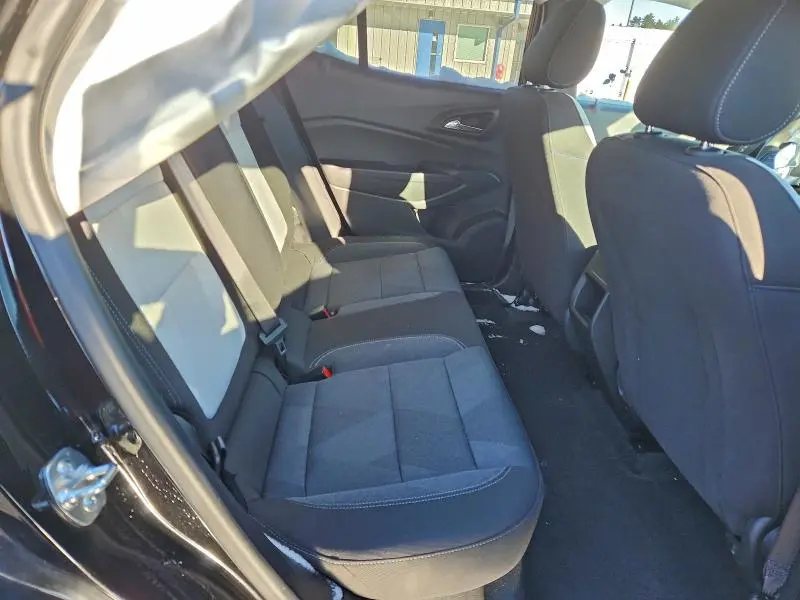 2025 CHEVROLET TRAX LS  