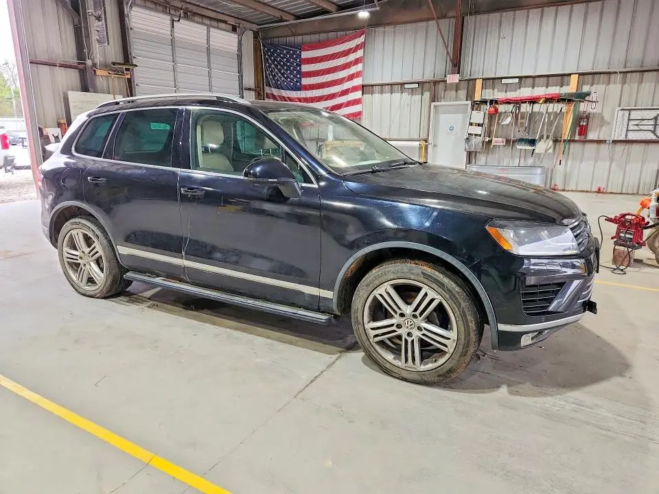 2015 VOLKSWAGEN TOUAREG V6 TDI  