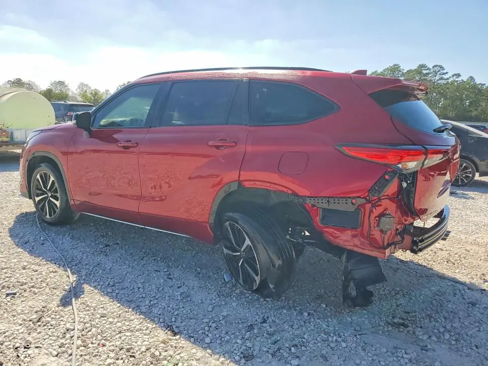 2022 TOYOTA HIGHLANDER XSE  