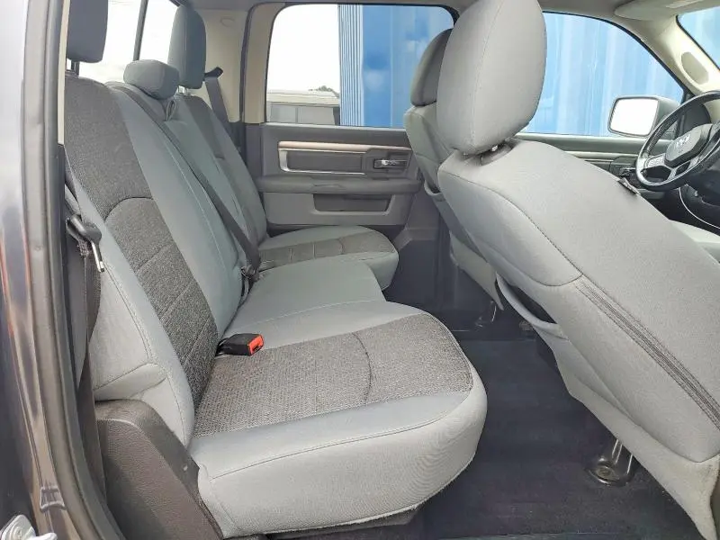 2015 RAM 1500 SLT  