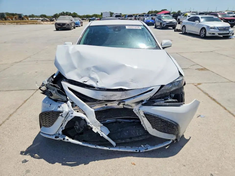 2021 TOYOTA CAMRY SE  