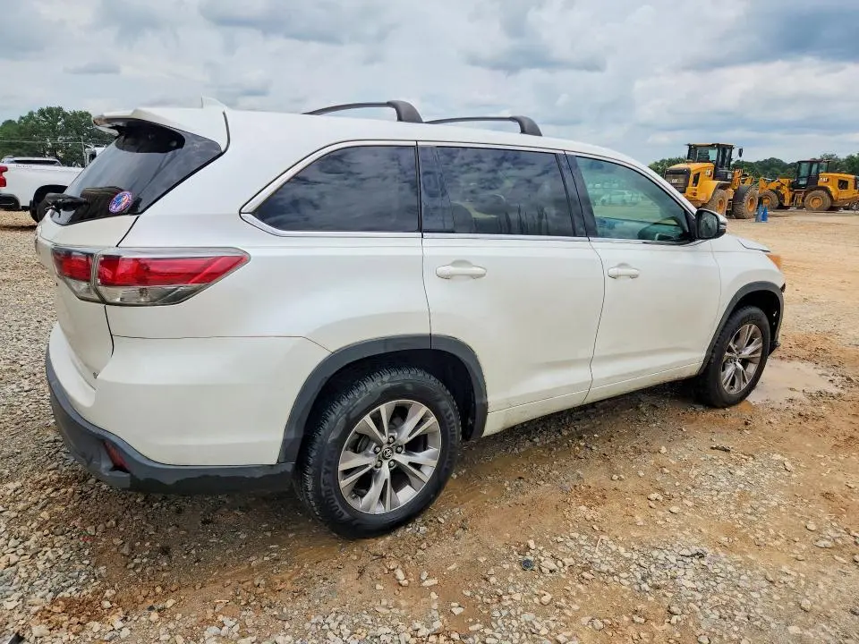 2016 TOYOTA HIGHLANDER LE PLUS  