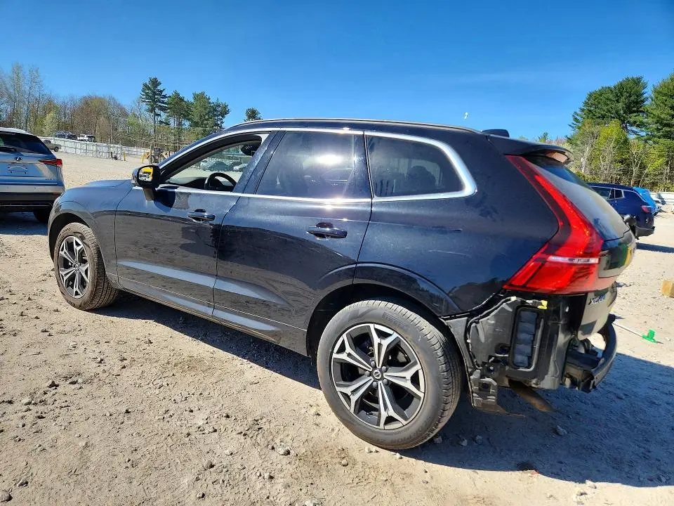 2022 VOLVO XC60 B5 MOMENTUM  