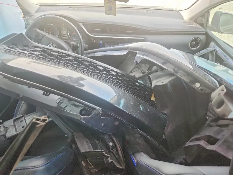 2018 TOYOTA COROLLA SE  