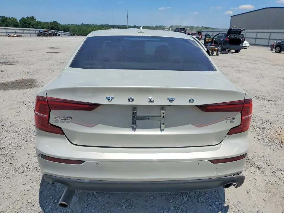 2021 VOLVO S60 T5 MOMENTUM  