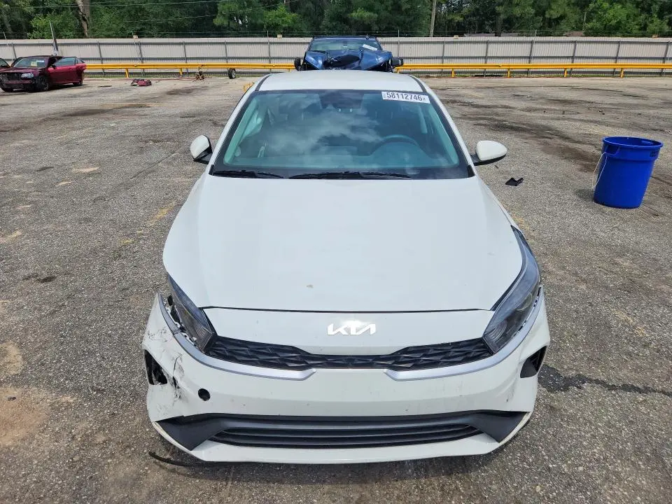 2024 KIA FORTE LX  