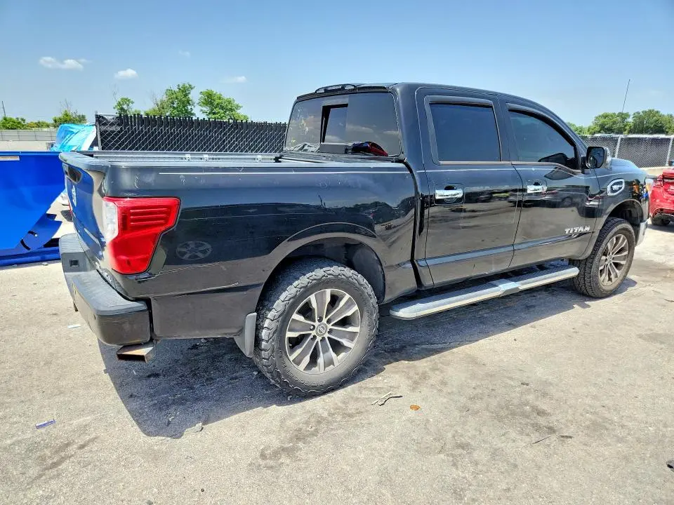 2017 NISSAN TITAN SL  