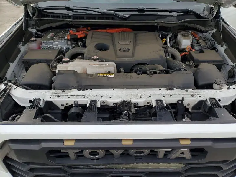 2024 TOYOTA TUNDRA CREWMAX LIMITED  