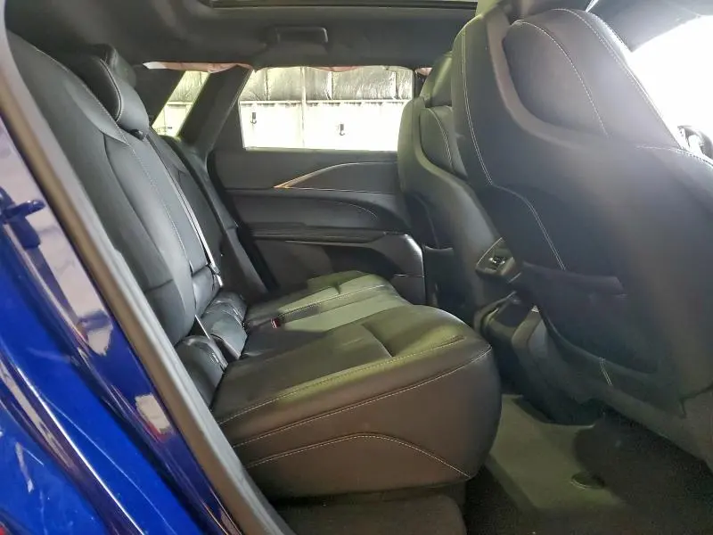 2024 CADILLAC LYRIQ LUXURY  